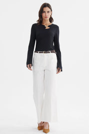 Pantalón mujer crudo gabardina con cinturón marrón tejido sin estampa ajuste cómodo para un look casual y sofisticado
