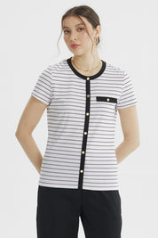 Polera mujer blanca con negro a rayas finas y abotonado falso dorado estilo casual elegante sin estampa lisa