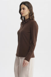 Polera Mujer Cuello Camisero Café