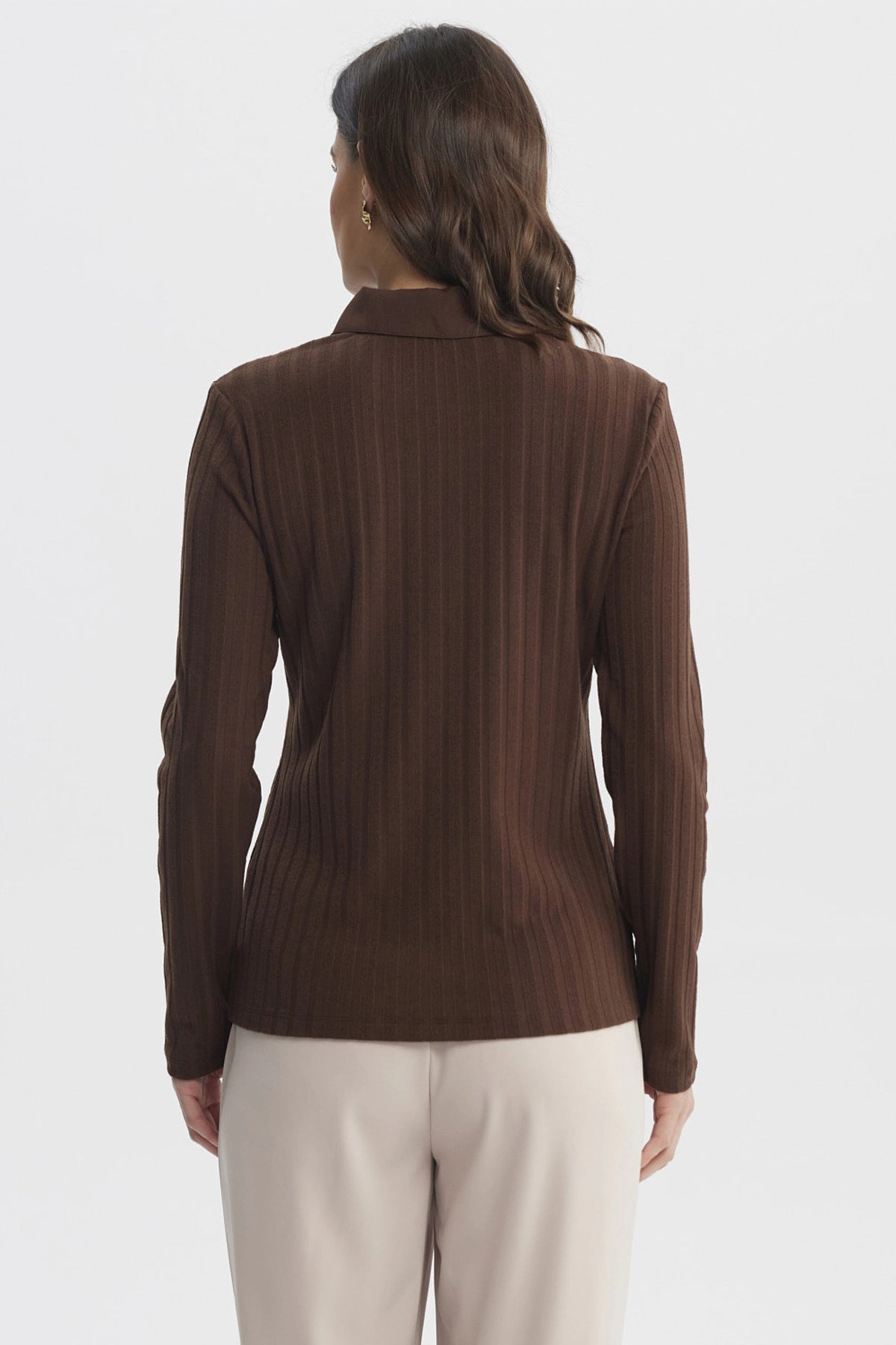 Polera Mujer Cuello Camisero Café