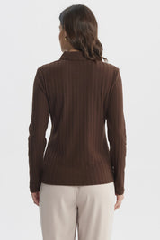 Polera Mujer Cuello Camisero Café
