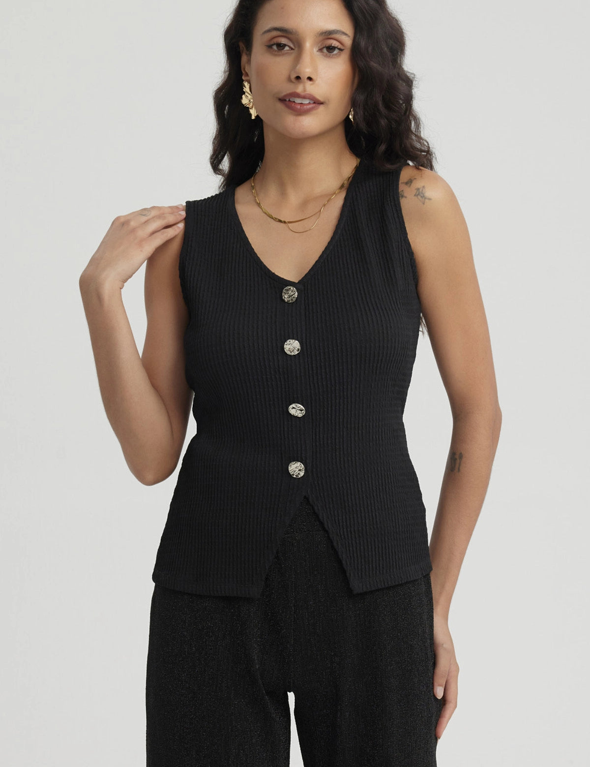 Polera Mujer Texturizada 3 Botones Negro