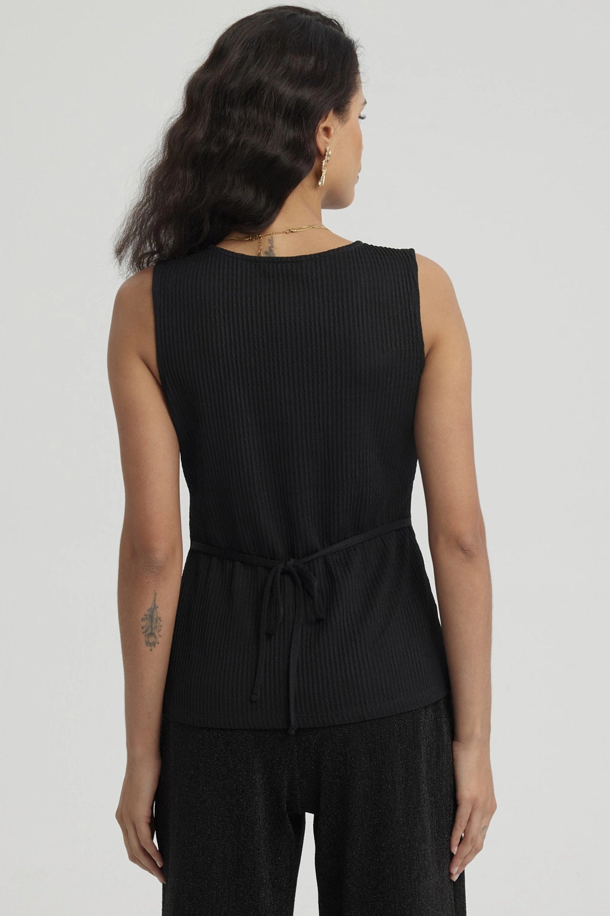 Polera Mujer Texturizada 3 Botones Negro