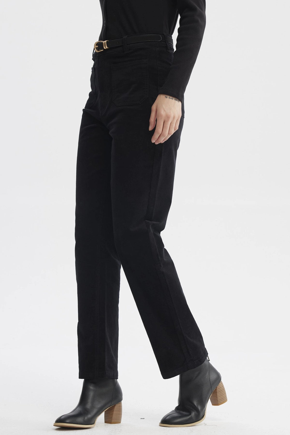 Pantalón Mujer Cotelé Calce Slim Negro