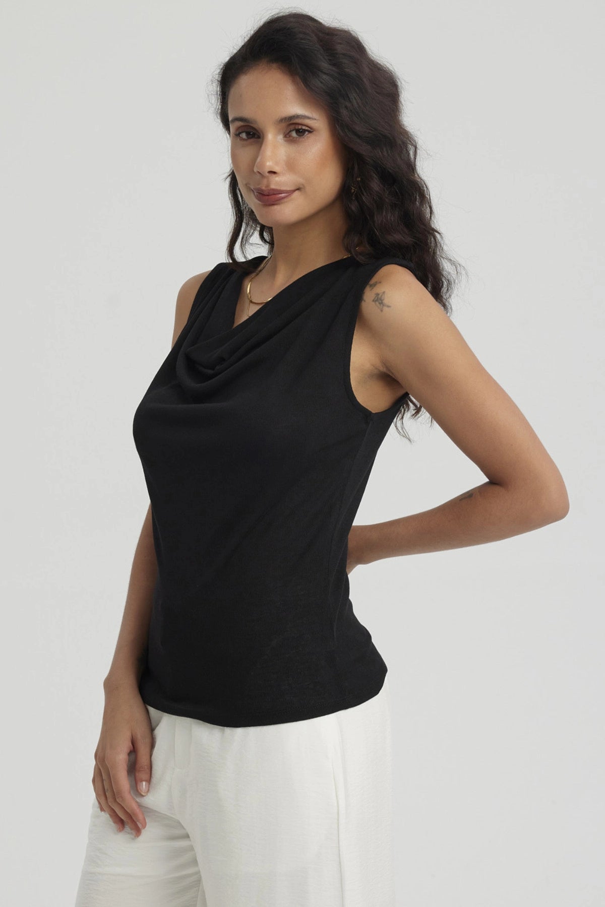 Polera Mujer Cuello Drapeado Negro