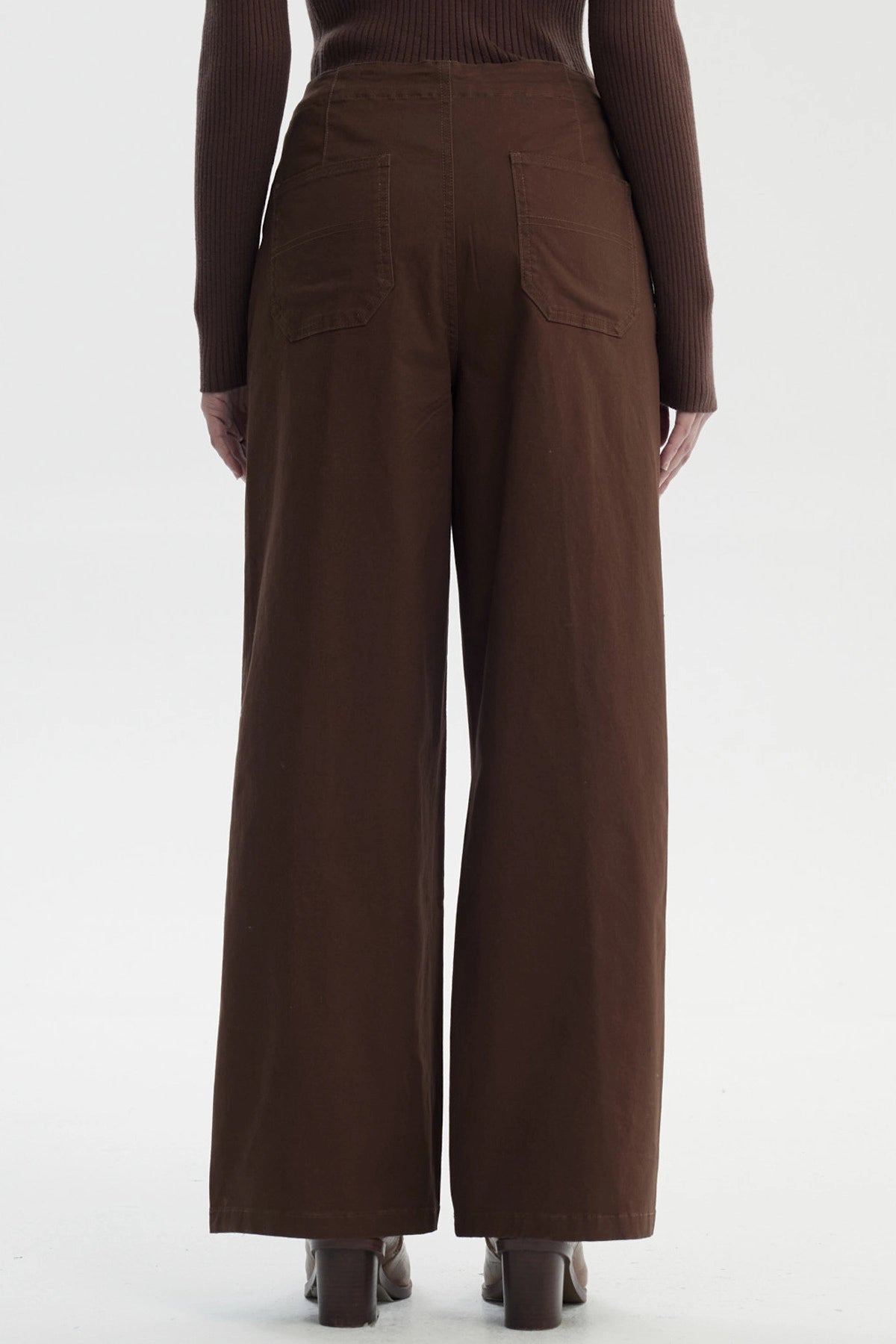 Pantalón Mujer Calce Recto Café