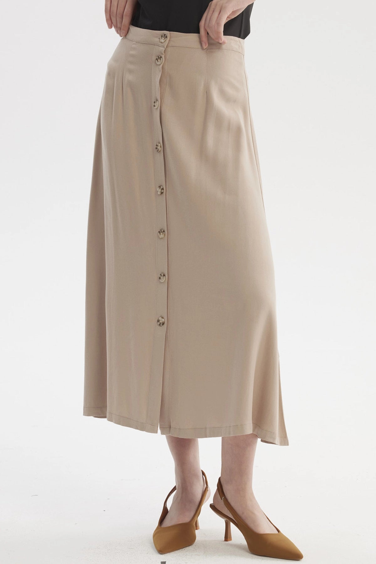 Falda midi beige claro con botones frontales verticales desde la cintura hasta el dobladillo sin estampa lisa
