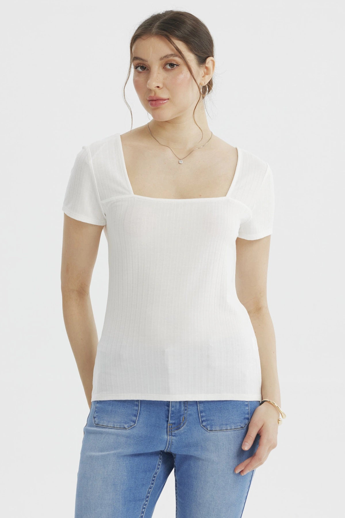 Polera ajustada crudo para mujer lisa de mangas cortas y escote cuadrado con textura ligera visible