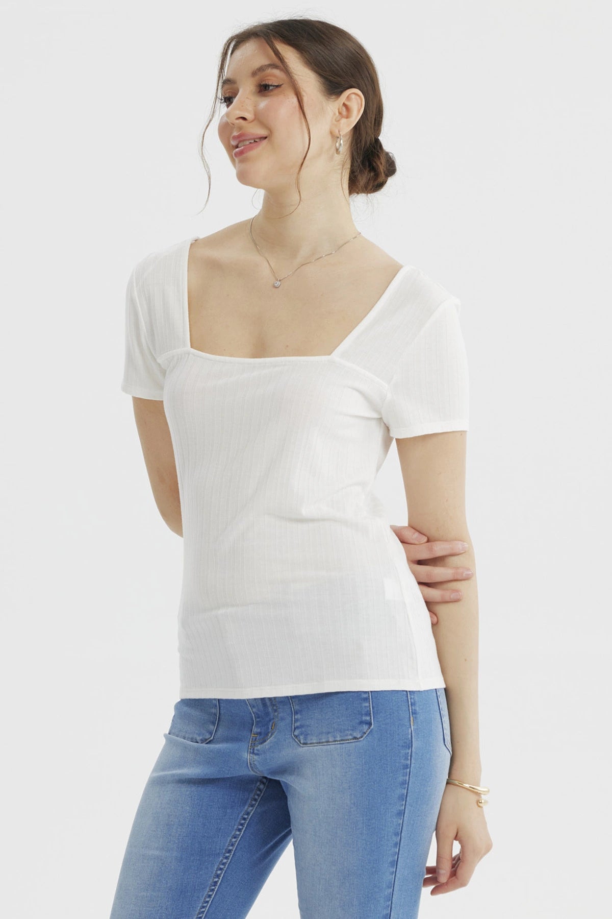 Polera ajustada crudo para mujer lisa de mangas cortas y escote cuadrado con textura ligera visible