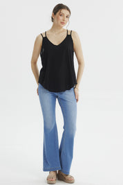 Peto negro mujer sin estampado con tirantes delgados y escote en V confeccionado en viscosa ideal para un look casual