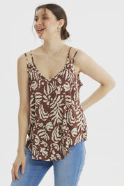 Peto slim café claro con estampado abstracto beige frontal estilo bohemio sin mangas