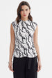 Polera ajustada crudo con estampado de líneas negras y puntos pequeños diseño abstracto central estilo moderno
