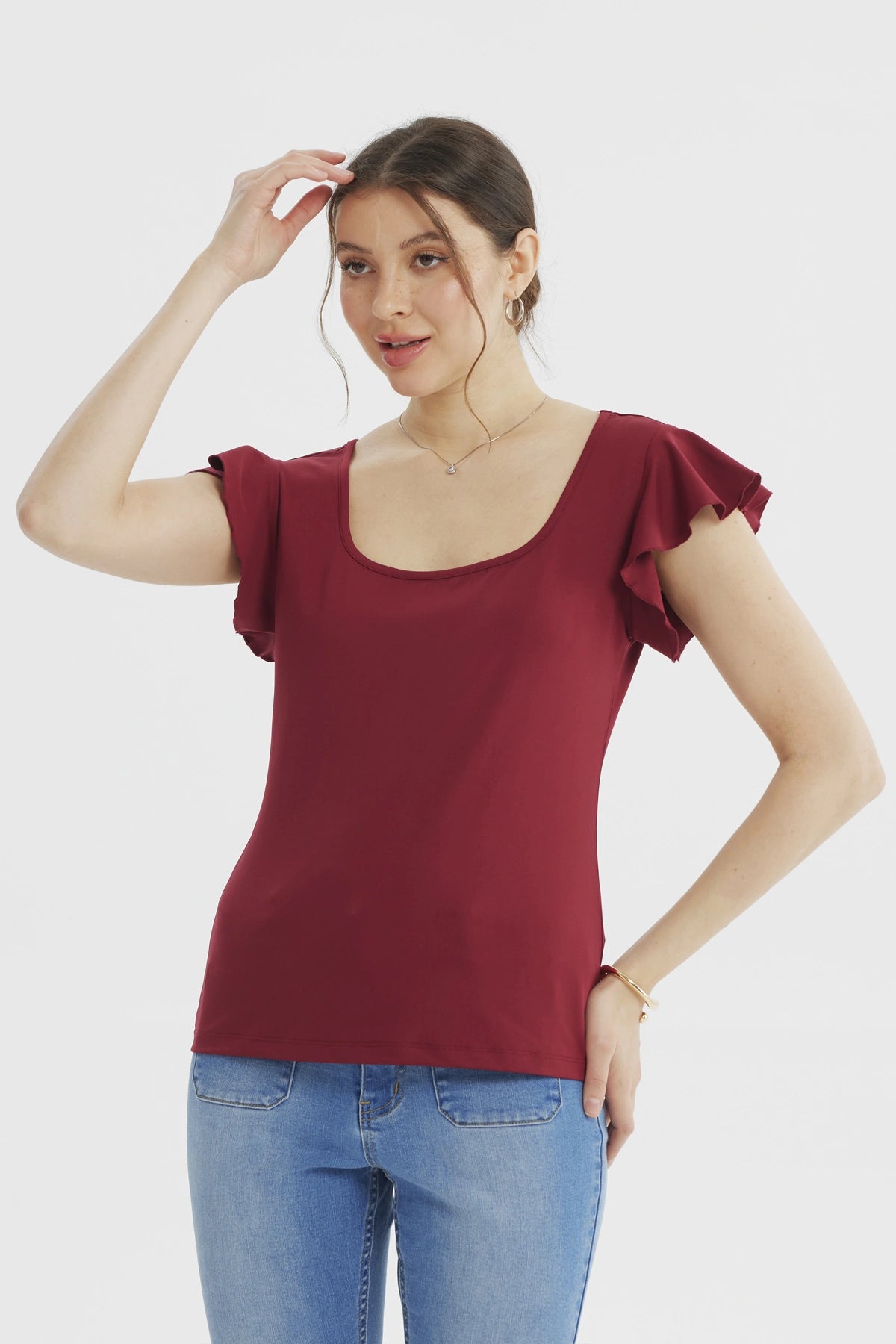 Polera burdeo de mujer con vuelo en las mangas y escote cuadrado diseño liso