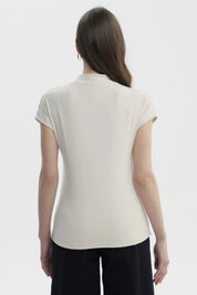 Polera Mujer Cuello Alto Con Aplicación Arena