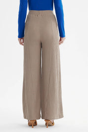 Pantalón mujer wide leg beige sin estampa textura acanalada ideal para un look relajado y sofisticado