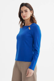 Polera azul mujer con abertura en el hombro y nudo moderno lisa