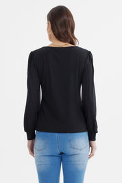 Polera negra de mujer con escote cuadrado y mangas largas sin estampa lisa elegante y versátil para cualquier ocasión