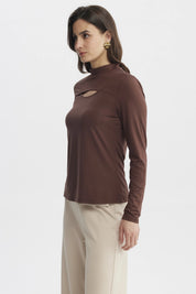 Polera Mujer Slim Cuello Apoyado Café Claro