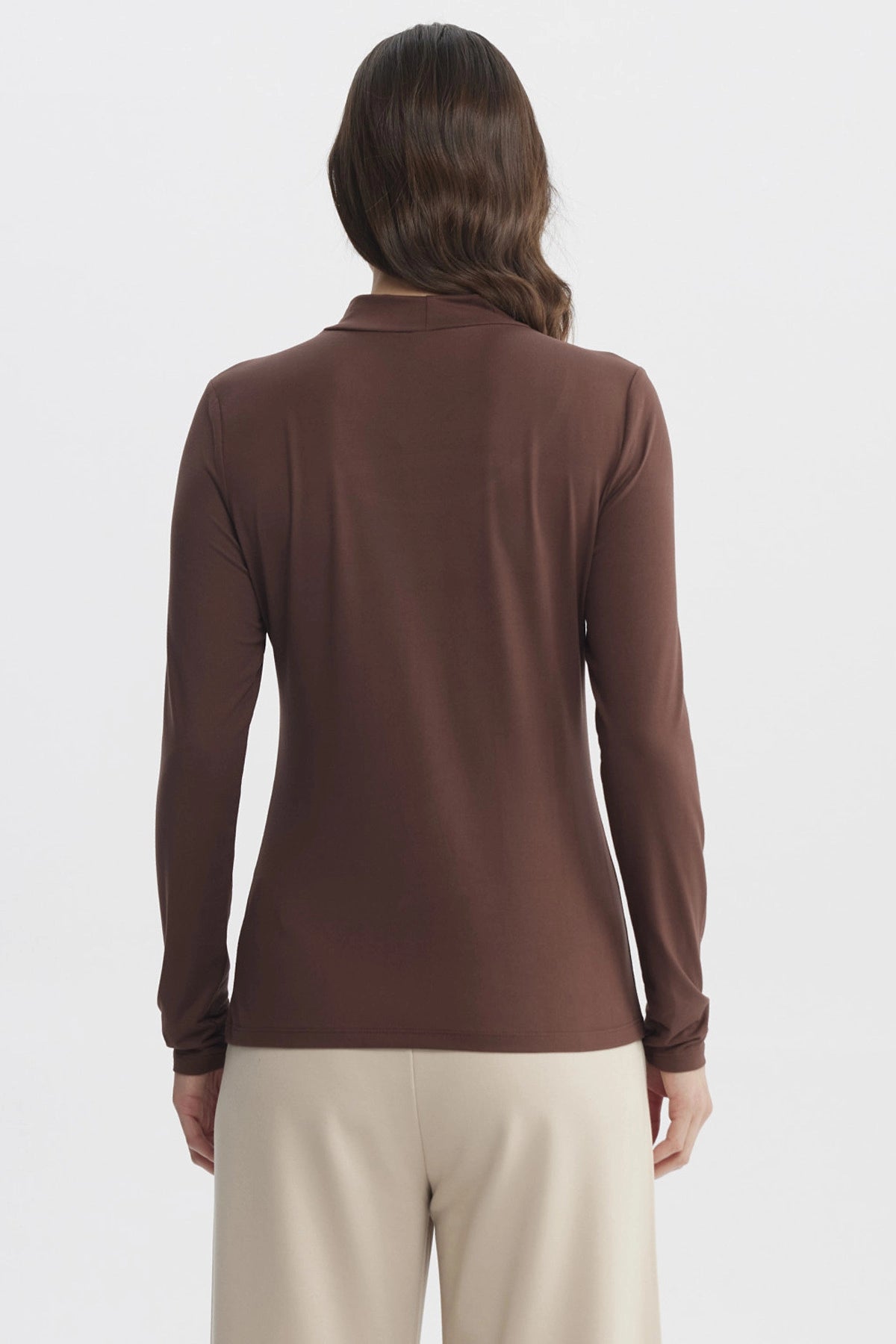 Polera Mujer Slim Cuello Apoyado Café Claro
