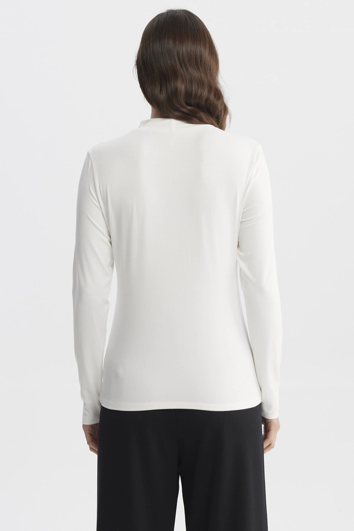 Polera Mujer Slim Cuello Apoyado Crudo