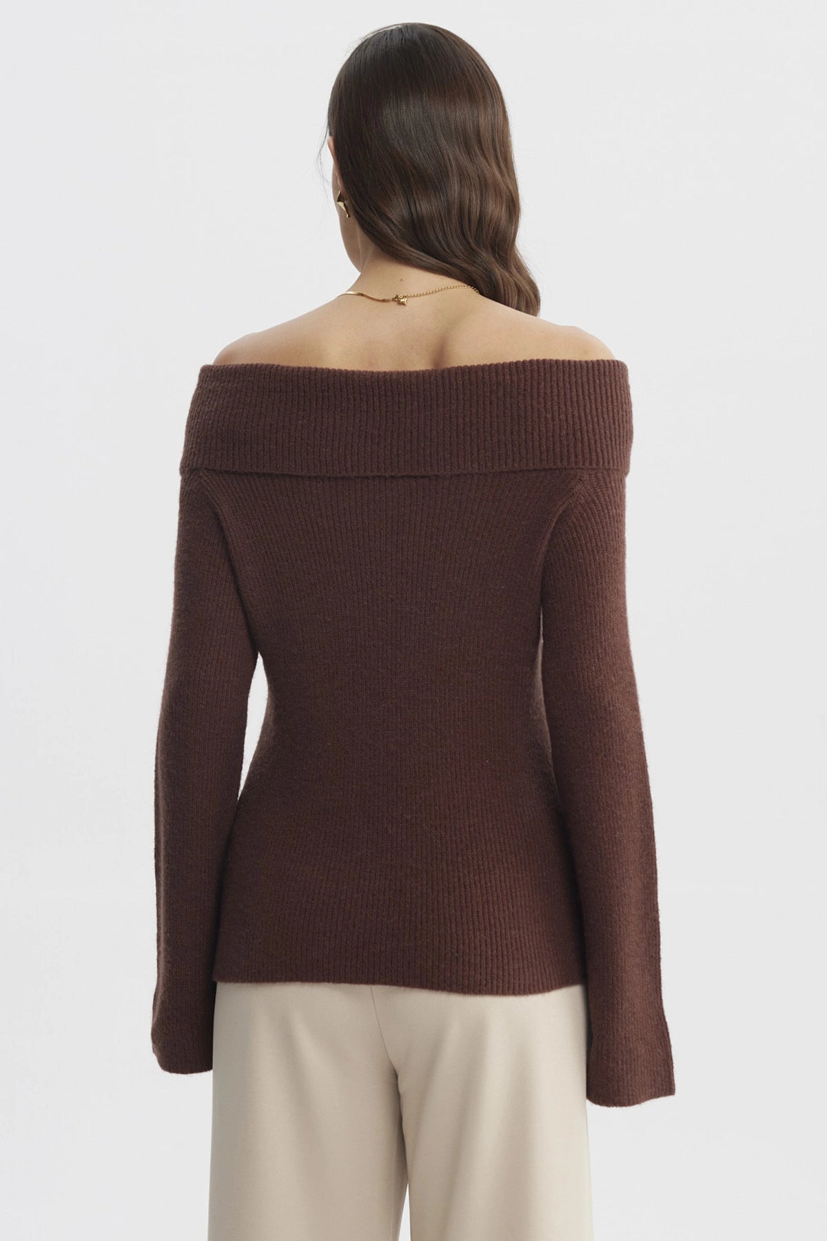 Sweater Mujer Ajustado Hombro Descubierto Café Claro