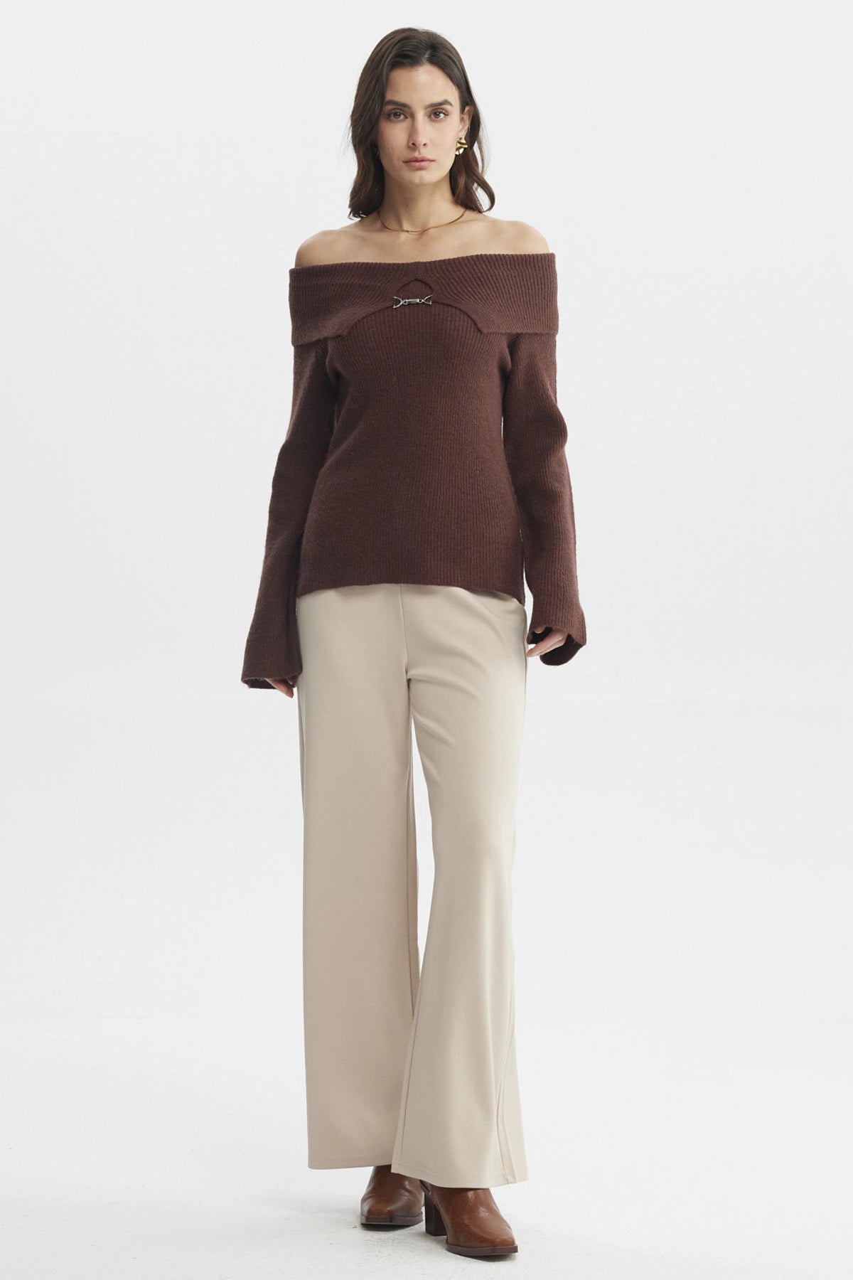 Sweater Mujer Ajustado Hombro Descubierto Café Claro