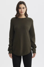 Sweater slim verde para mujer de manga larga con textura tejida lisa ideal para días frescos