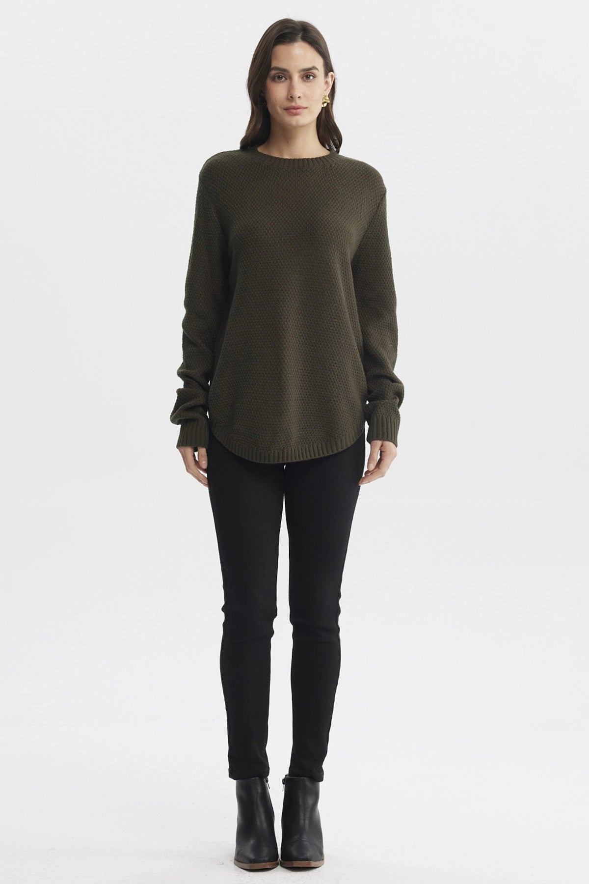 Sweater slim verde para mujer de manga larga con textura tejida lisa ideal para días frescos