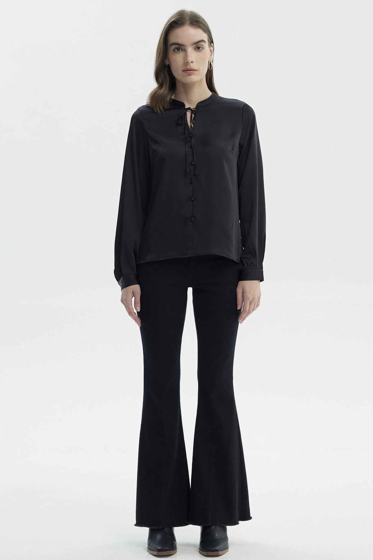 Blusa Mujer Cuello Mao Con Cordones Negro