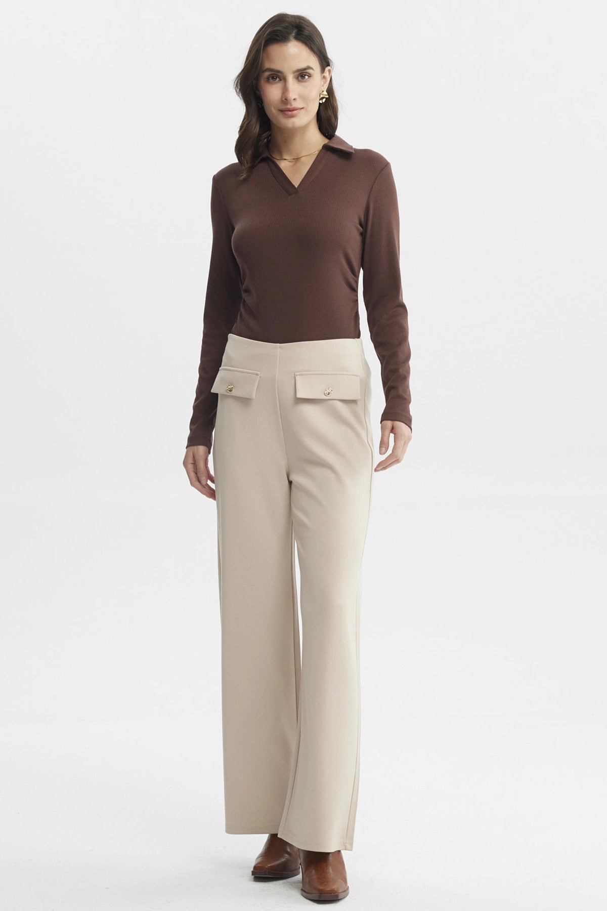 Pantalón Mujer Calce Recto Tapeta Botones Arena
