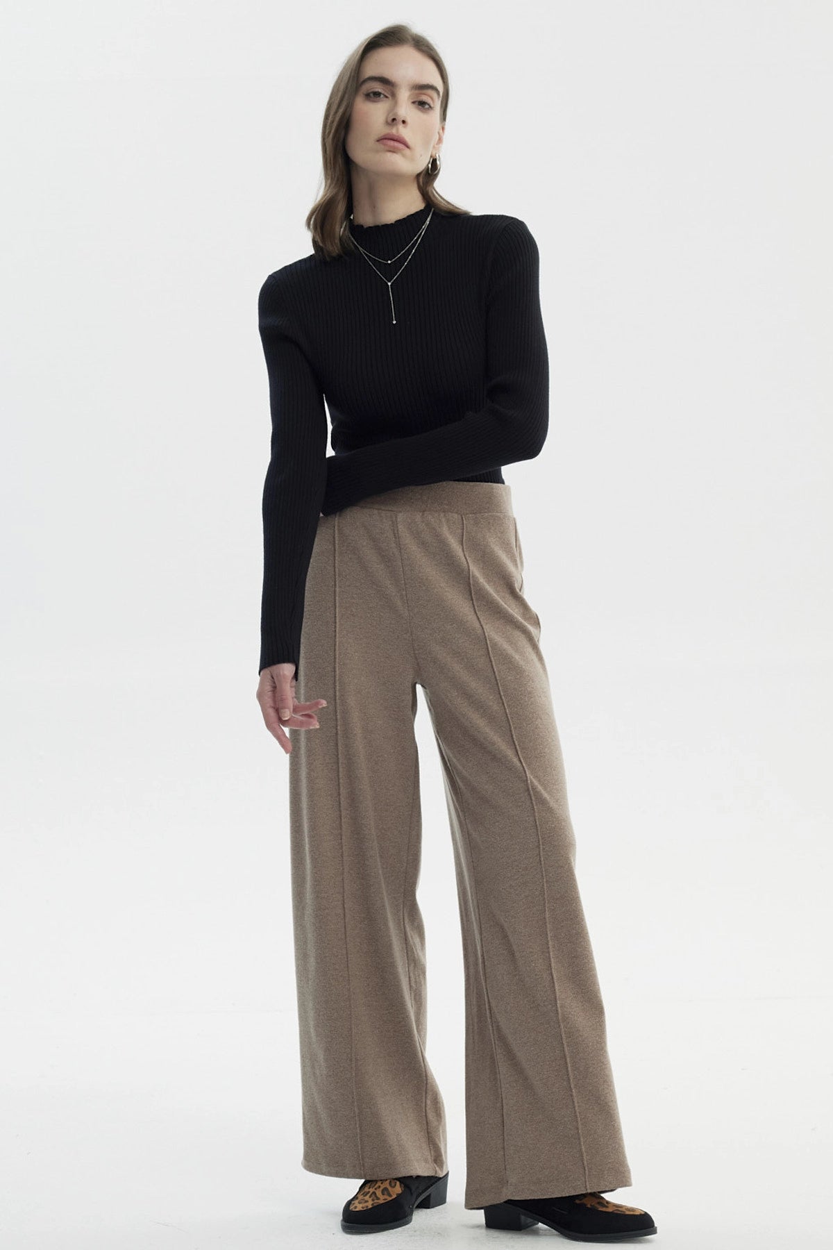 Pantalón Mujer Camman Calce Recto Cortes Taupe
