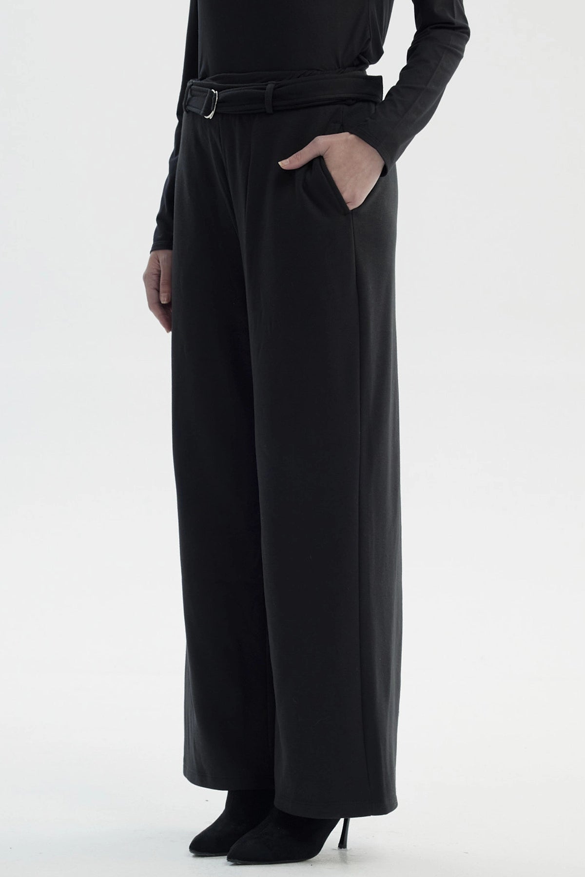 Pantalón Buzo Mujer Cinturón Negro