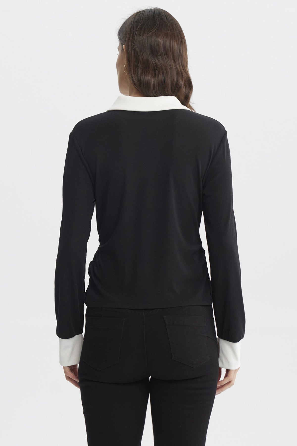 Polera Mujer Slim Cuello Camisero Negro