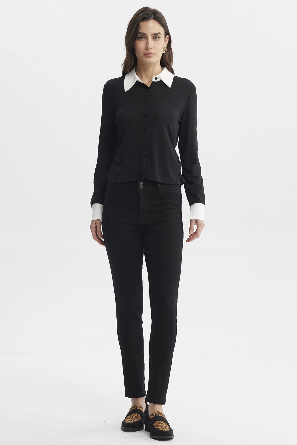 Polera Mujer Slim Cuello Camisero Negro