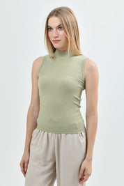 Polera Mujer Ajustada Sin Mangas Verde Musgo