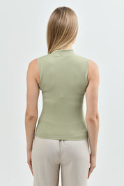 Polera Mujer Ajustada Sin Mangas Verde Musgo