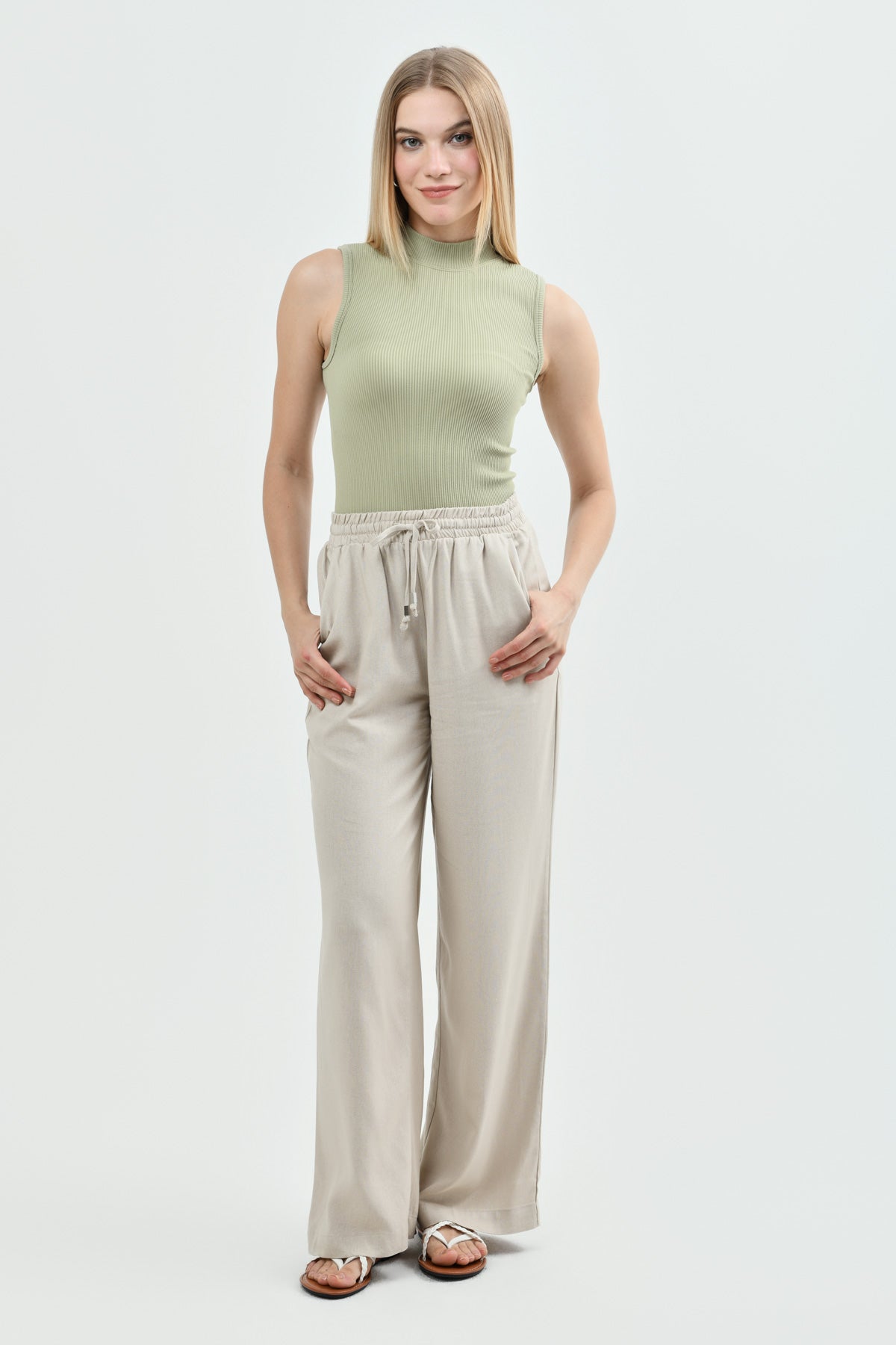 Polera Mujer Ajustada Sin Mangas Verde Musgo