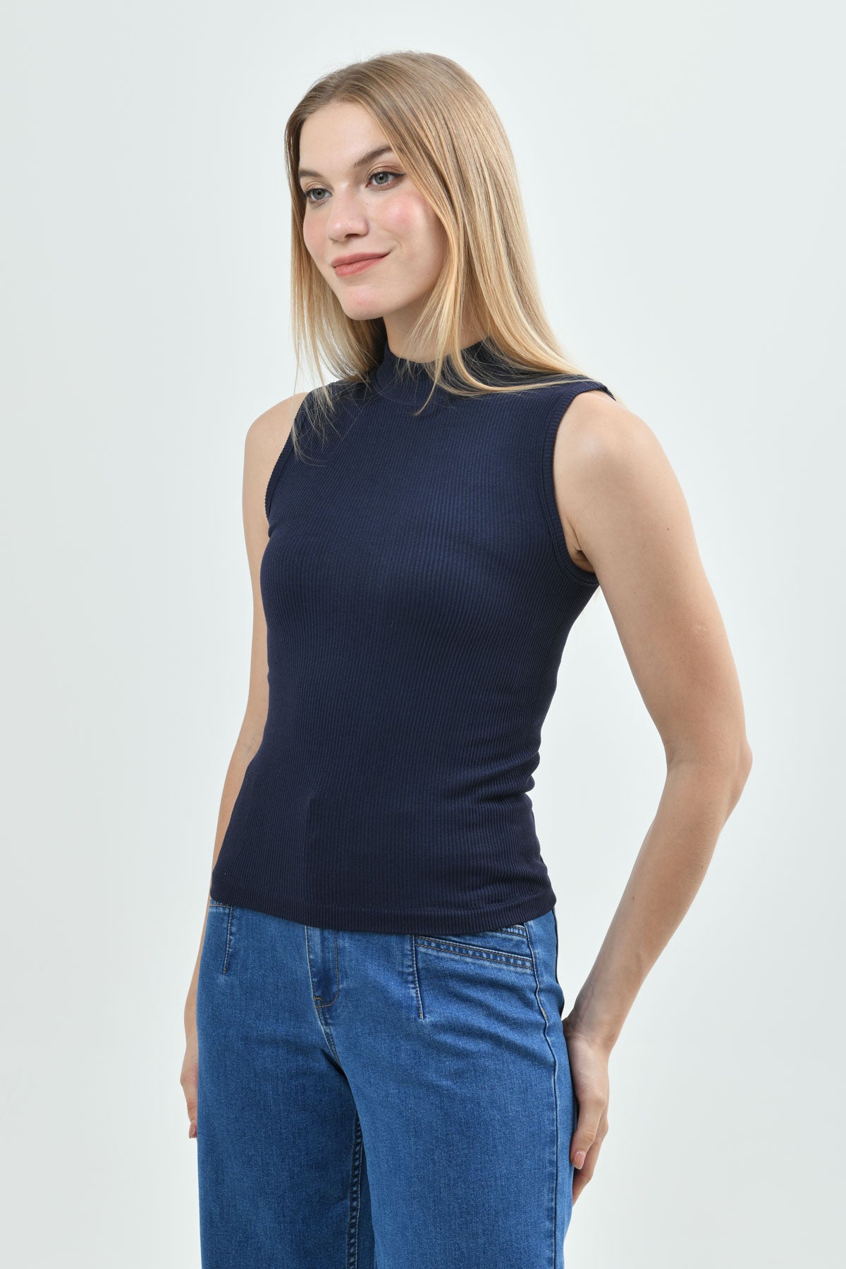 Polera Mujer Ajustada Sin Mangas Azul Oscuro