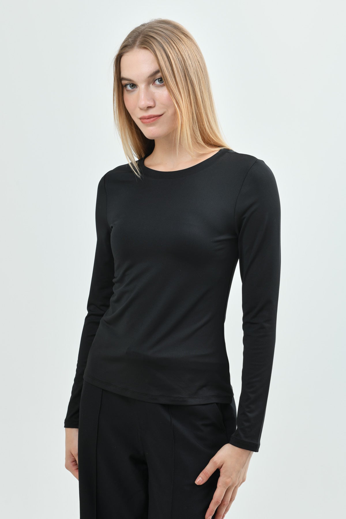 Polera Slim Fit Mujer Negro