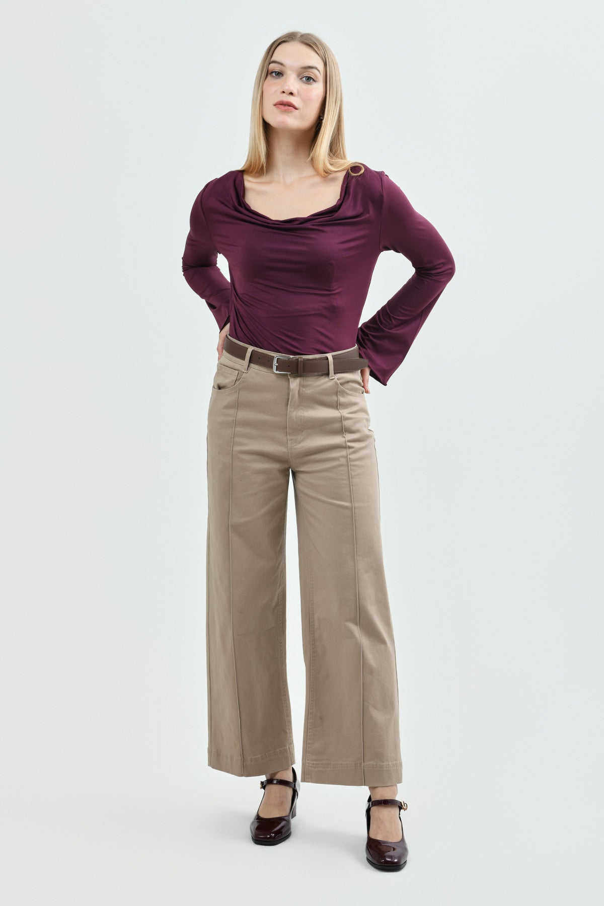 Pantalón Mujer Recto Beige
