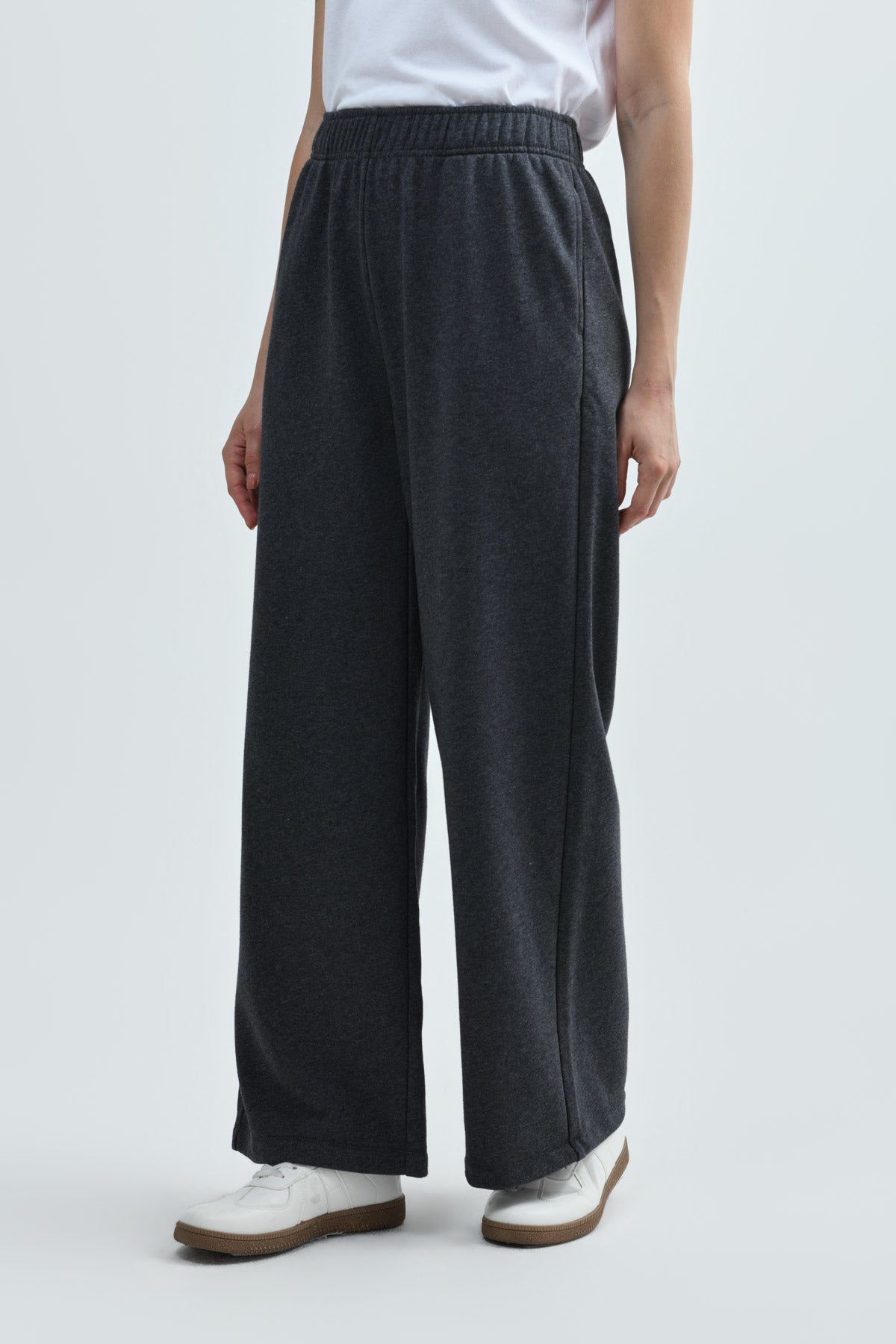Pantalón Buzo Mujer Basta Evasee Gris Oscuro
