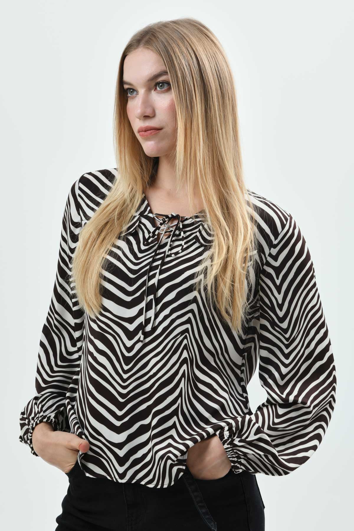 Blusa Mujer Clásica Beige