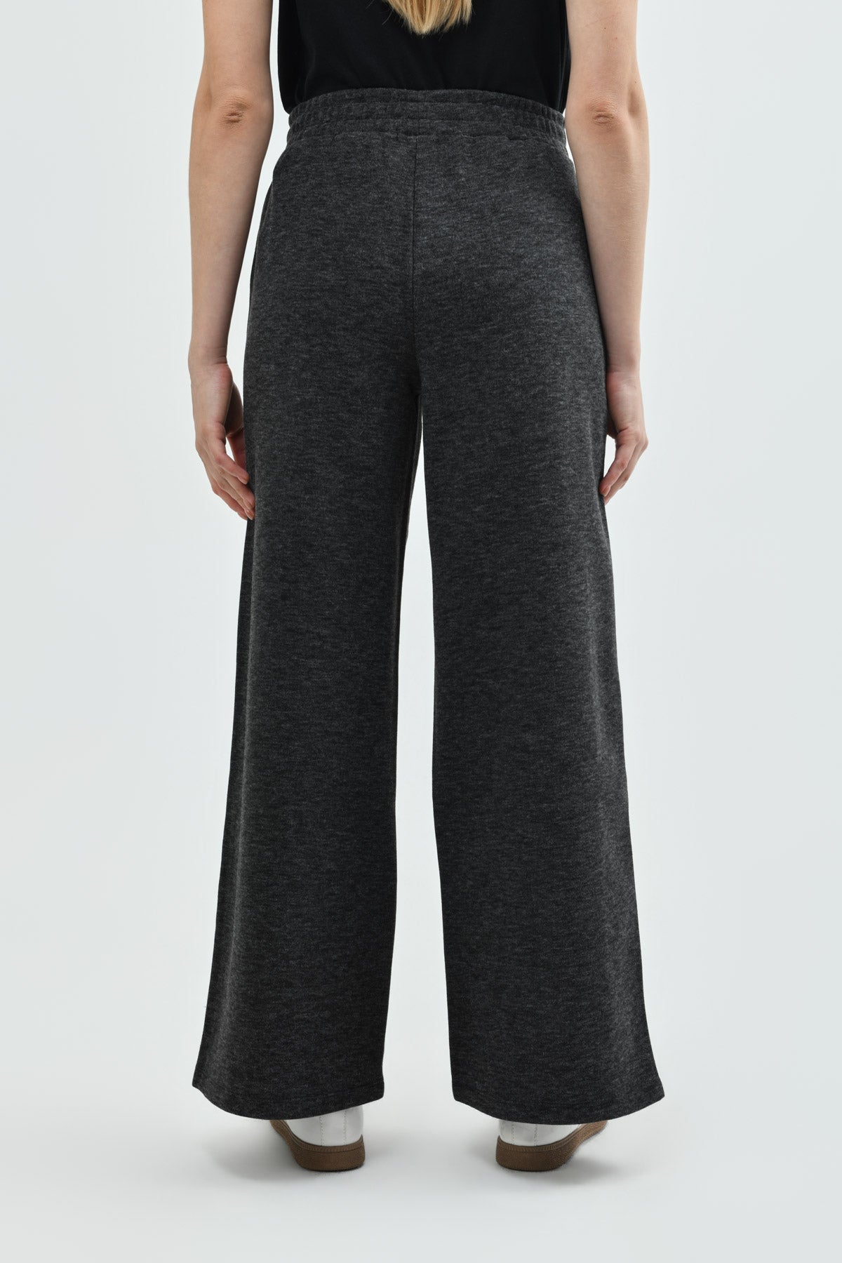 Pantalón Buzo Mujer Calce Recto Gris