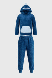 Pijama de niño azul con capucha de dinosaurio y bolsillo celeste diseño escamas en toda la prenda estilo divertido