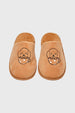 Pantuflas beige con diseño de perro en taza bordado al frente estilo casual y tejido suave