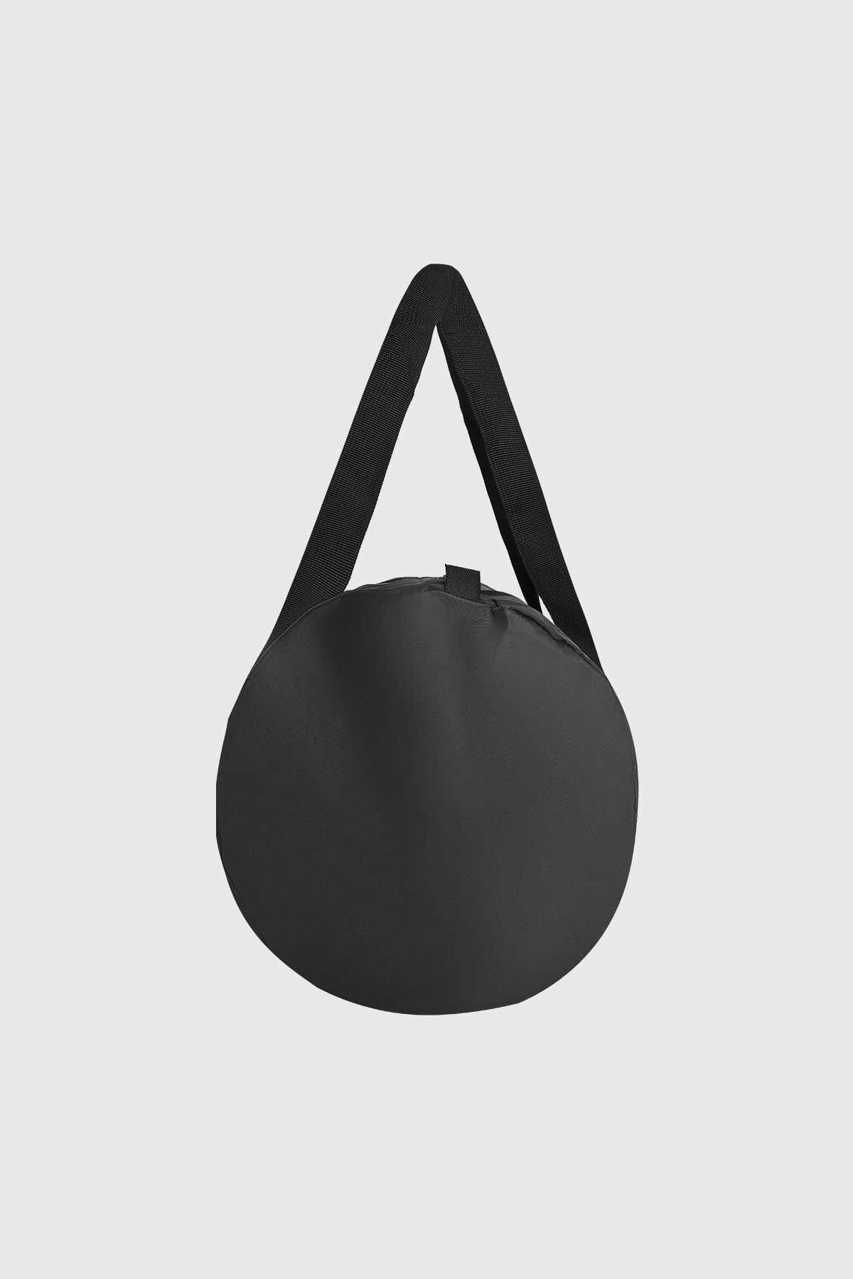 Bolsa plegable negra lisa con asas largas diseño simple funcional y minimalista sin estampa visible