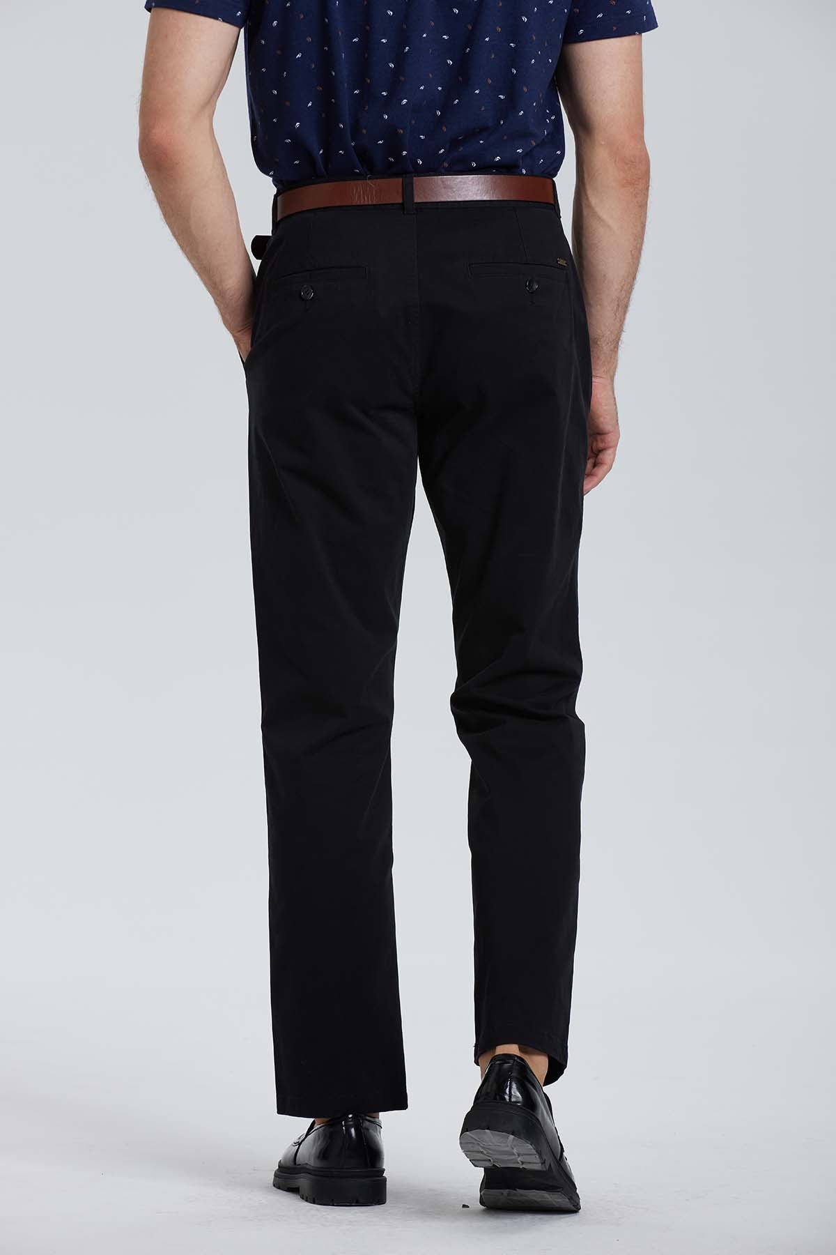 Pantalón Hombre Chino Cinturón Negro