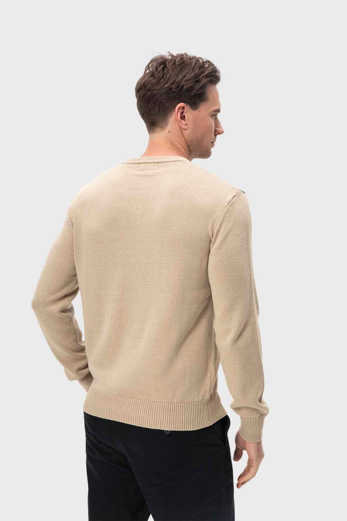 Sweater Hombre Cuello V Básico Café
