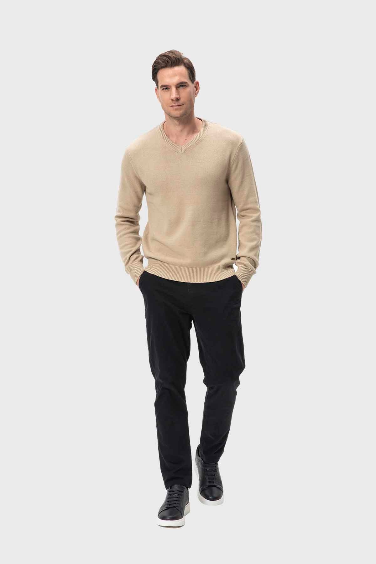 Sweater Hombre Cuello V Básico Café
