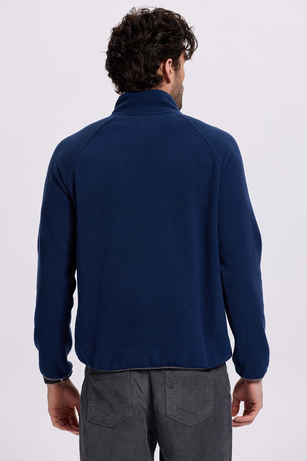 Polar Hombre Medio Con Bolsillo Azul